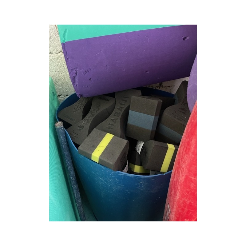 1 lot d'environ 40 Pullbuoy