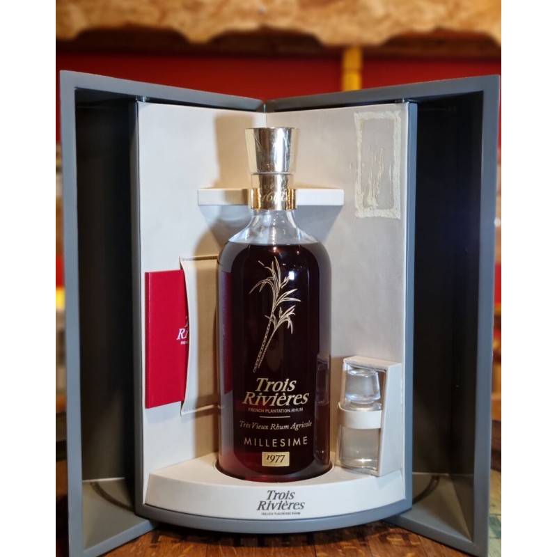 TROIS RIVIERES - Millésime 1977