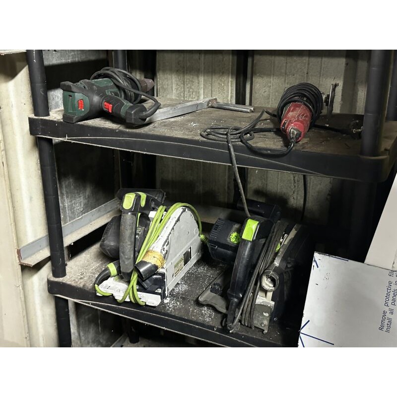 1 scie circulaire FARTOOLS 1 rainureuse 1 pistolet thermique BOSCH 1 scie à onglet BOSH