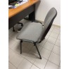 1 bureau + 1 caisson à 3 tiroirs en fibres de bois 1 fauteuil de bureau en tissu avec appui-tête 1 chaise visiteur en tissu