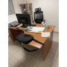 1 mobilier de bureau en fibres de bois comprenant : 1 bureau avec retour 1 caisson ouvrant à 3 tiroirs 1 étagère 1 fauteuil tour