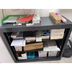 1 étagère basse métallique 1 étagère en fibre de bois