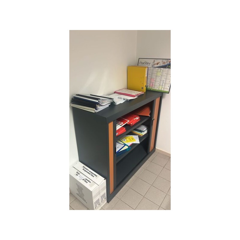 1 armoire basse en métal ouverture coulissante
