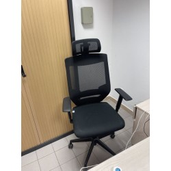 1 mobilier de bureau en fibres de bois comprenant : 1 bureau 1 caisson 1 chaise visiteur 1 fauteuil de bureau avec appui-tête