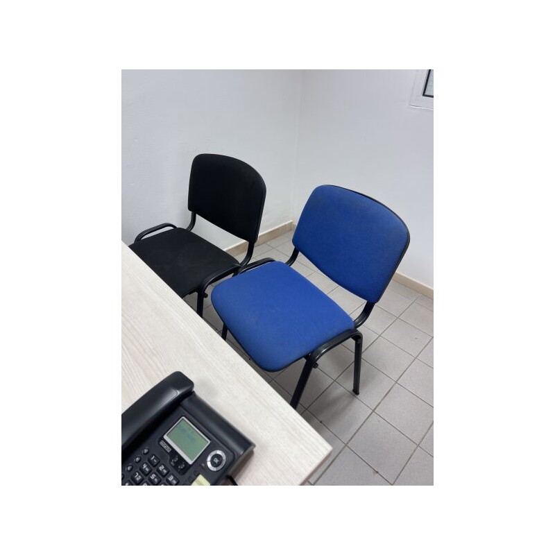 1 mobilier de bureau en fibres de bois comprenant : 1 bureau 1 caisson 1 chaise visiteur 1 fauteuil de bureau avec appui-tête