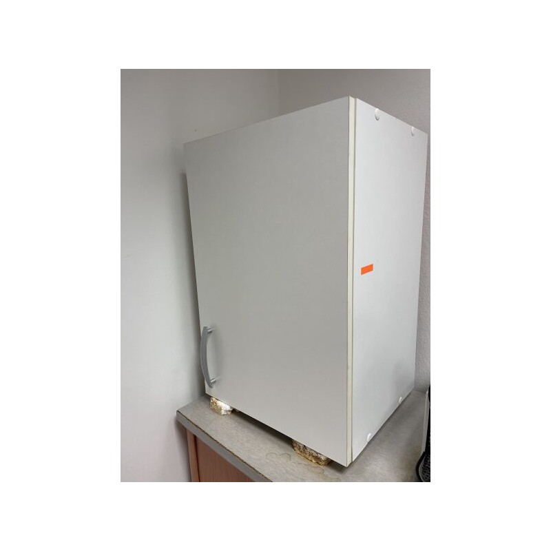 1 partie de meuble en fibres de bois