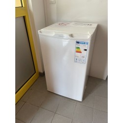 1 petit réfrigérateur HISENSE