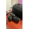 1 appareil photo CANON EOS 700-D dans sa housse, avec chargeur et housse