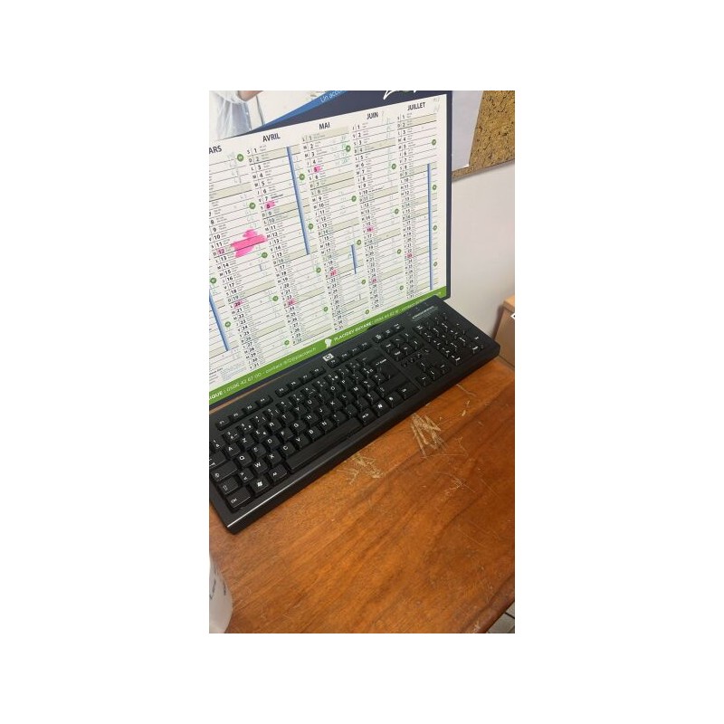 1 ordinateur portable LENOVO (légèrement démis), année 2020 1 clavier HP