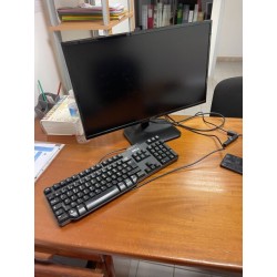 1 partie de poste informatique comprenant : 1 ordinateur portable HP 1 écran 24 pouces