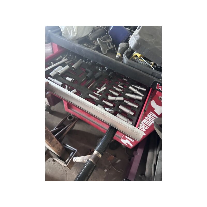 1 desserte d'outillage WURZBURG et son contenu (clés, tournevis, divers)