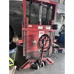 1 élévateur COLIBRI 1991 2.5t 