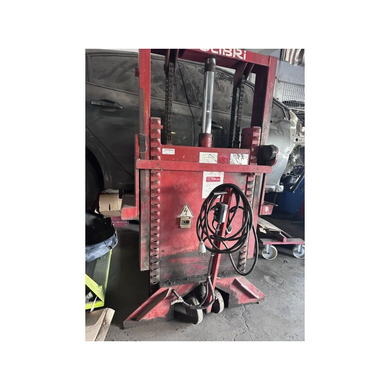 1 élévateur COLIBRI 1991 2.5t 