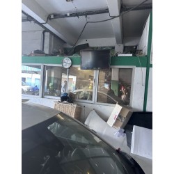 1 écran de télévision SHARP  AQUOS