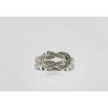 FRED Modèle "Chance infinie". Bague en or gris 750 millièmes 18 K à motif de noeud coulant, pavés de brillants 0,01 cts environ.