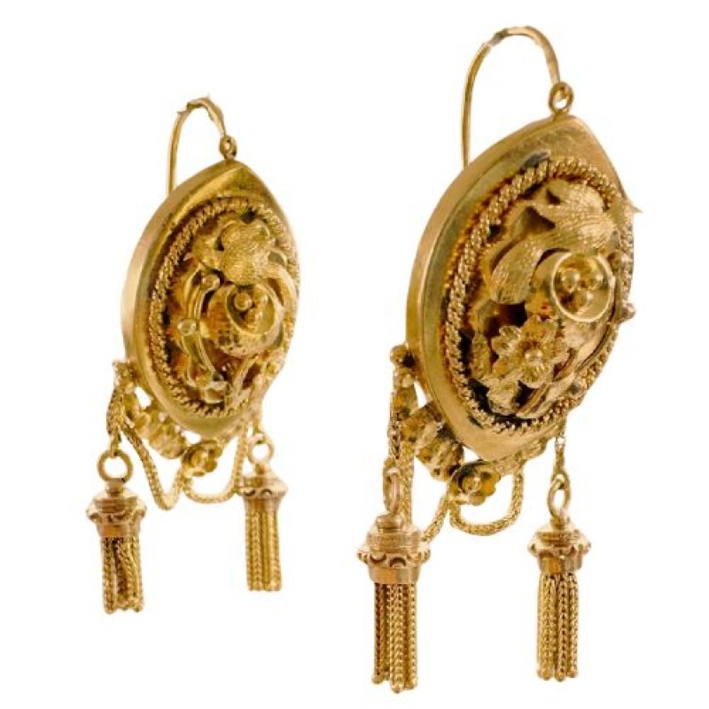 Paire de boucles d'oreille cassolette en or jaune 750 millièmes (18K) à décor ciselé en relief d'oiseau posé sur une branche fle
