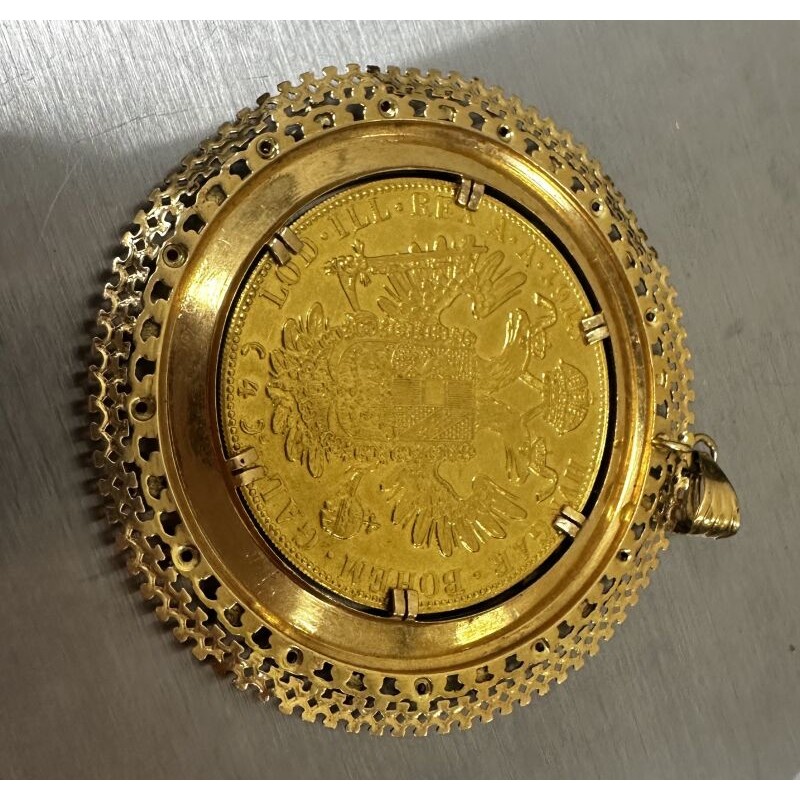 Sautoir torsade mailles cordes en or jaune 750 millièmes (18K). Poids : 14,40 g. Longueur : 74 cm.