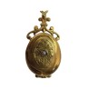 Paire de pendants d'oreille en or jaune 750 millièmes (18K) agrémentés de petites perles de culture sur fond finement ciselé. Po