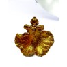 Broche fleur en or jaune 750 millièmes (18K) partiellement satiné. (pendentif cassé) Poids total : 5,13g