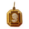 Camée en pendentif en or jaune 750 millièmes (18K). Poids : 0,95 g