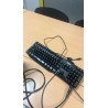 1 écran ACER  1 écran V7 1 vidéoprojecteur OPTOMA 1 clavier DELL