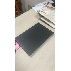 1 ordinateur portable LENOVO, année 2020