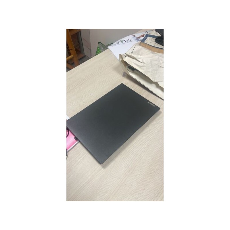 1 ordinateur portable LENOVO, année 2020