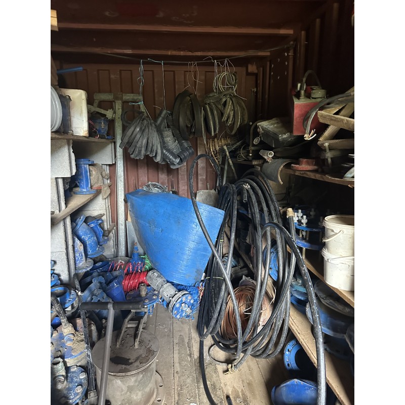 1 important lot de retour de chantier dont raccords
