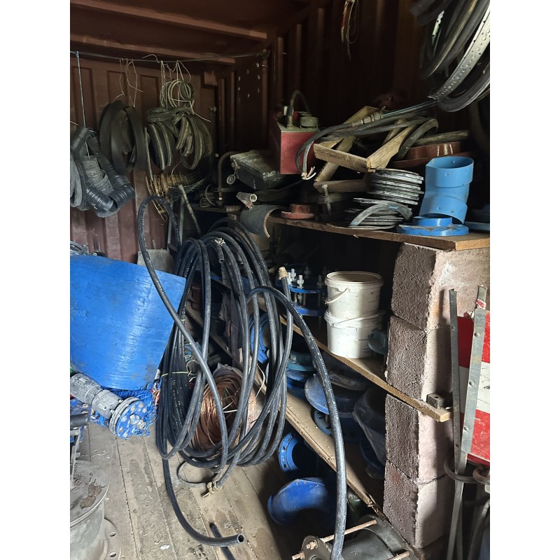 1 important lot de retour de chantier dont raccords