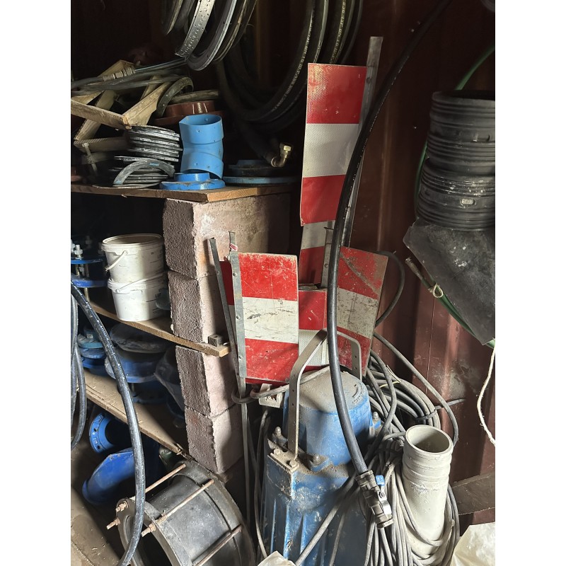 1 important lot de retour de chantier dont raccords