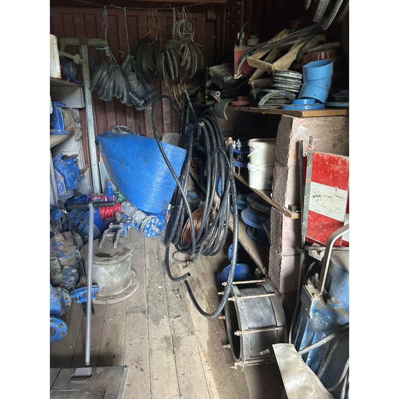 1 important lot de retour de chantier dont raccords