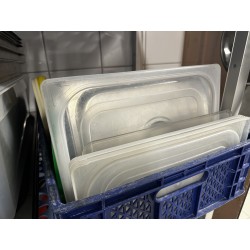 21 bacs traiteurs gastronormes dépareillés + 10 couvercles en inox