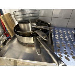 1 lot de 4 poêles dépareillées en aluminium