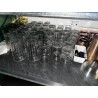 Environ 100 verres dépareillés en verre et en cuivre dont verres à eau, à cocktails, verres à pied, et divers
