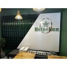2 panneaux HEINEKEN + lot de bouteilles en verre vide pour décoration (environ 400)