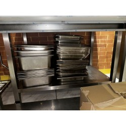 1 environ 35 bacs en inox