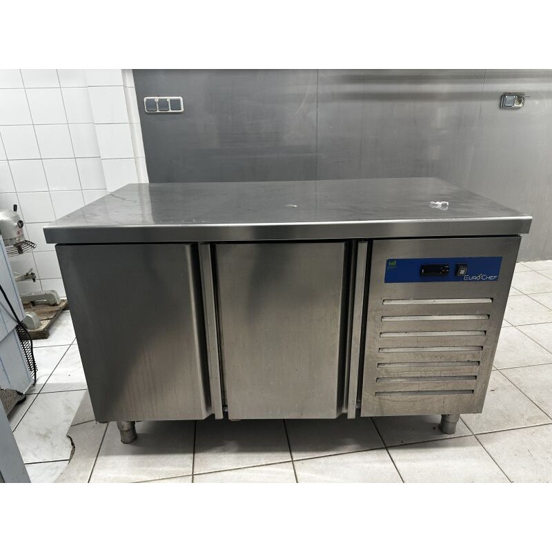 1 paire de meubles réfrigérés EUROCHEF année 2021 réf GCTP 7 135 20 Température de -2 à 8 degrés H : 70 cm - L : 134 cm - Pr 70 