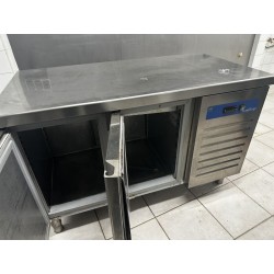 1 paire de meubles réfrigérés EUROCHEF année 2021 réf GCTP 7 135 20 Température de -2 à 8 degrés H : 70 cm - L : 134 cm - Pr 70 
