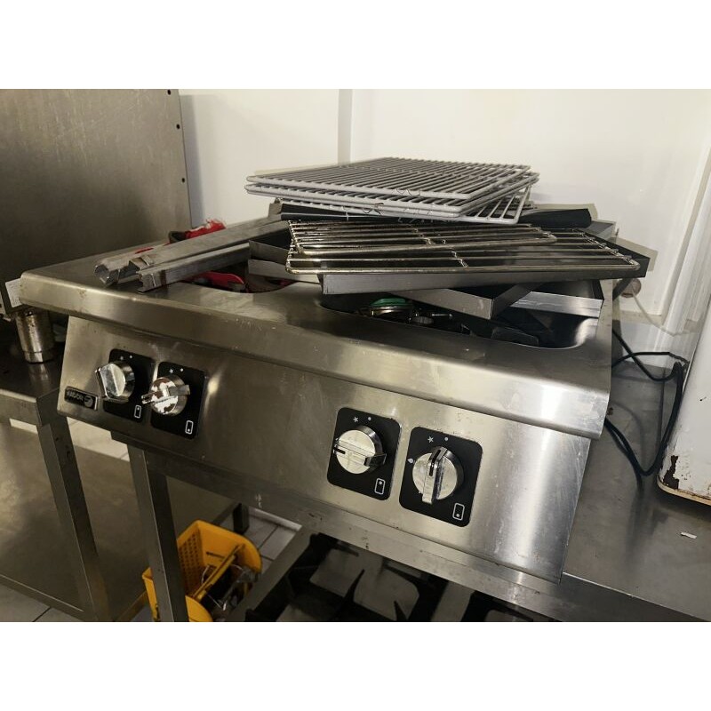 1 piano de cuisson 4 feux avec brûleurs FAGOR