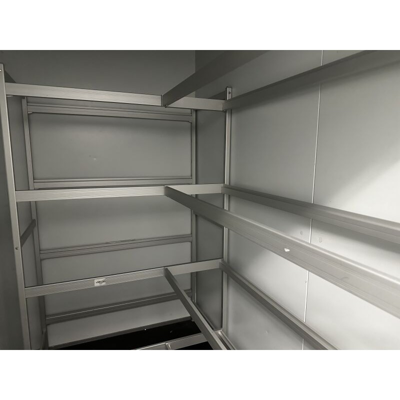 1 chambre froide 2 en 1 (positive et négative) avec cloison séparatrice Environ 15m carrés vente privée conseillée