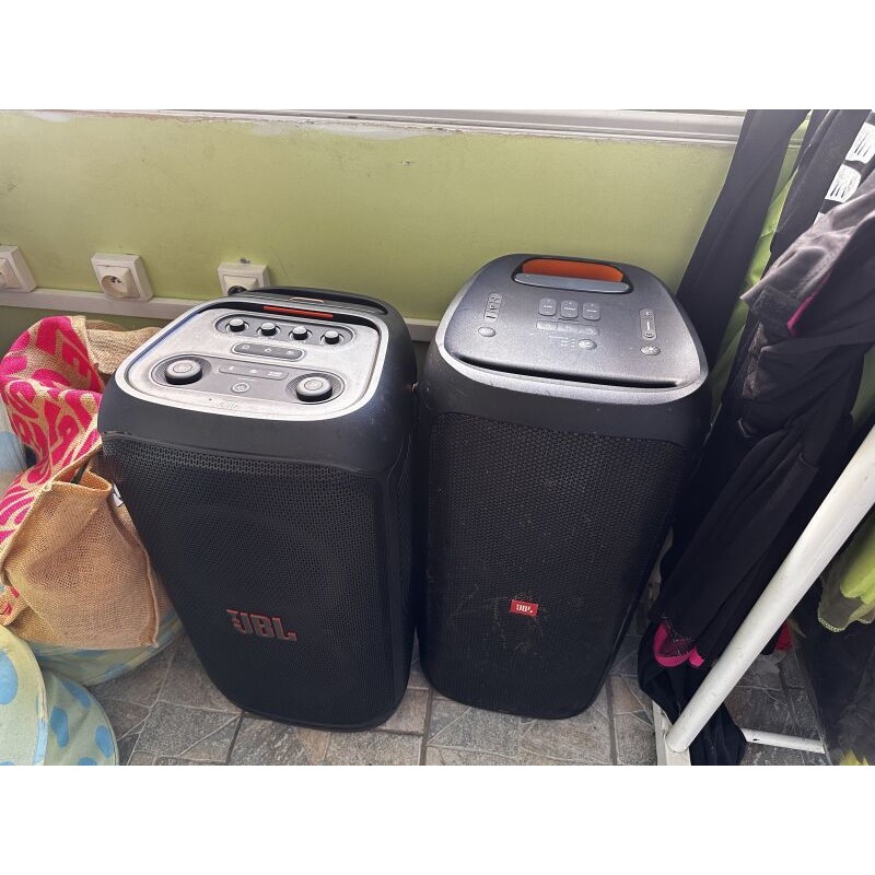 2 enceintes JBL PARTYBOX STAGE 320 4 microphones JBL