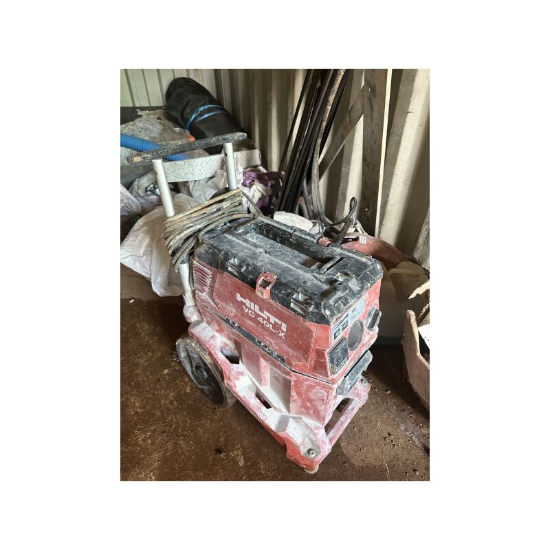 1 aspirateur de poussière HILTI VC 40L-X