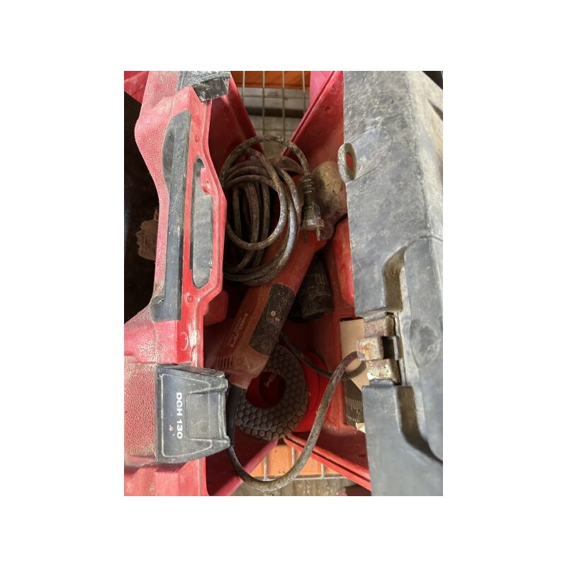 1 ponceuse à béton HILTI DGH130