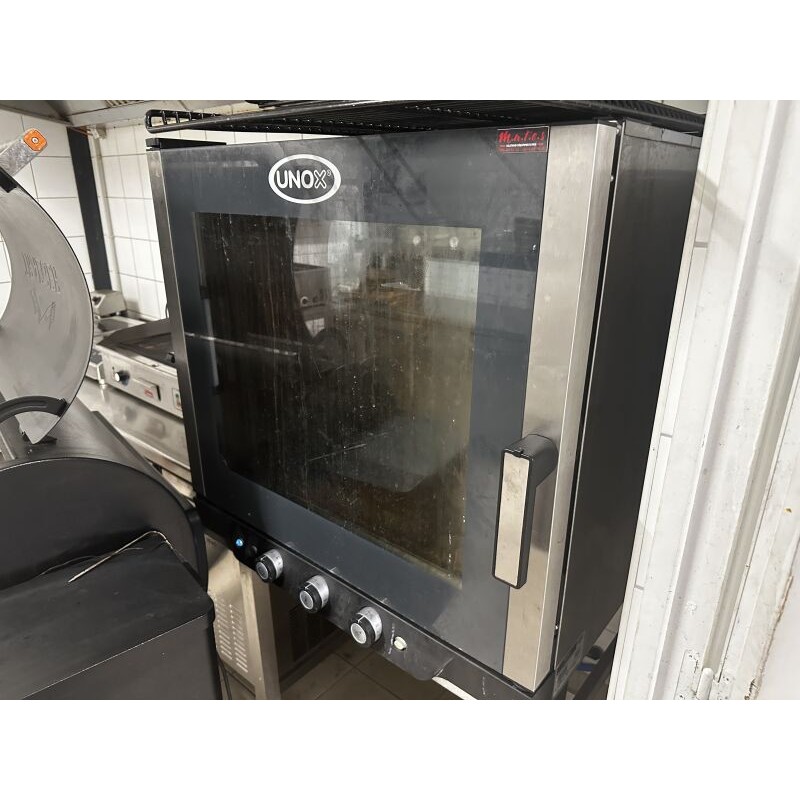 1 four UNOX + support en inox roulant (anc ref 68/68)