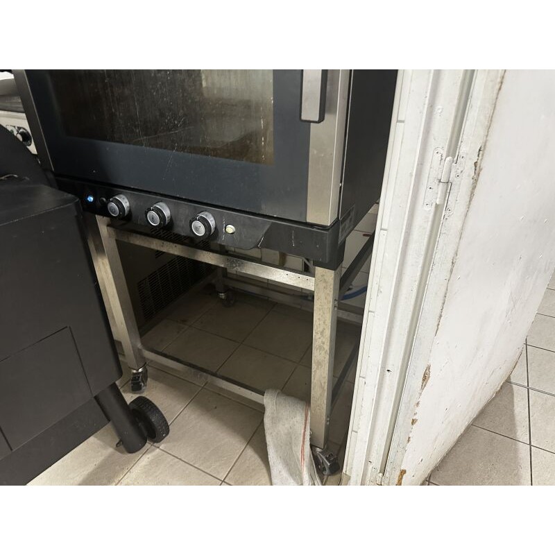 1 four UNOX + support en inox roulant (anc ref 68/68)