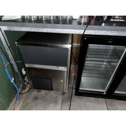 1 machine à glace pilée BREMA Ice Market TB (anc ref 41/80)