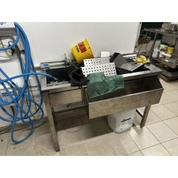 1 évier en inox aménagé Longueur : 120 cm environ (anc ref 10)