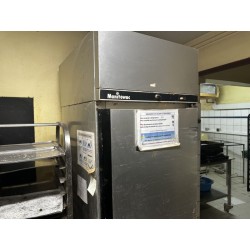 1 armoire réfrigérée en inox froid négatif MANITOWOC (références non visibles)