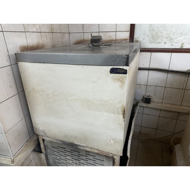 1 refroidisseur d'eau TMF (références effacées)