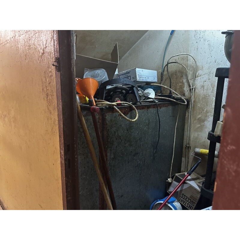 1 cuve à gasoil Capacité : 1000L